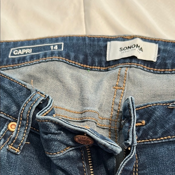 Sonoma Women’s Stylish Denim Capris - Picture 2 of 4